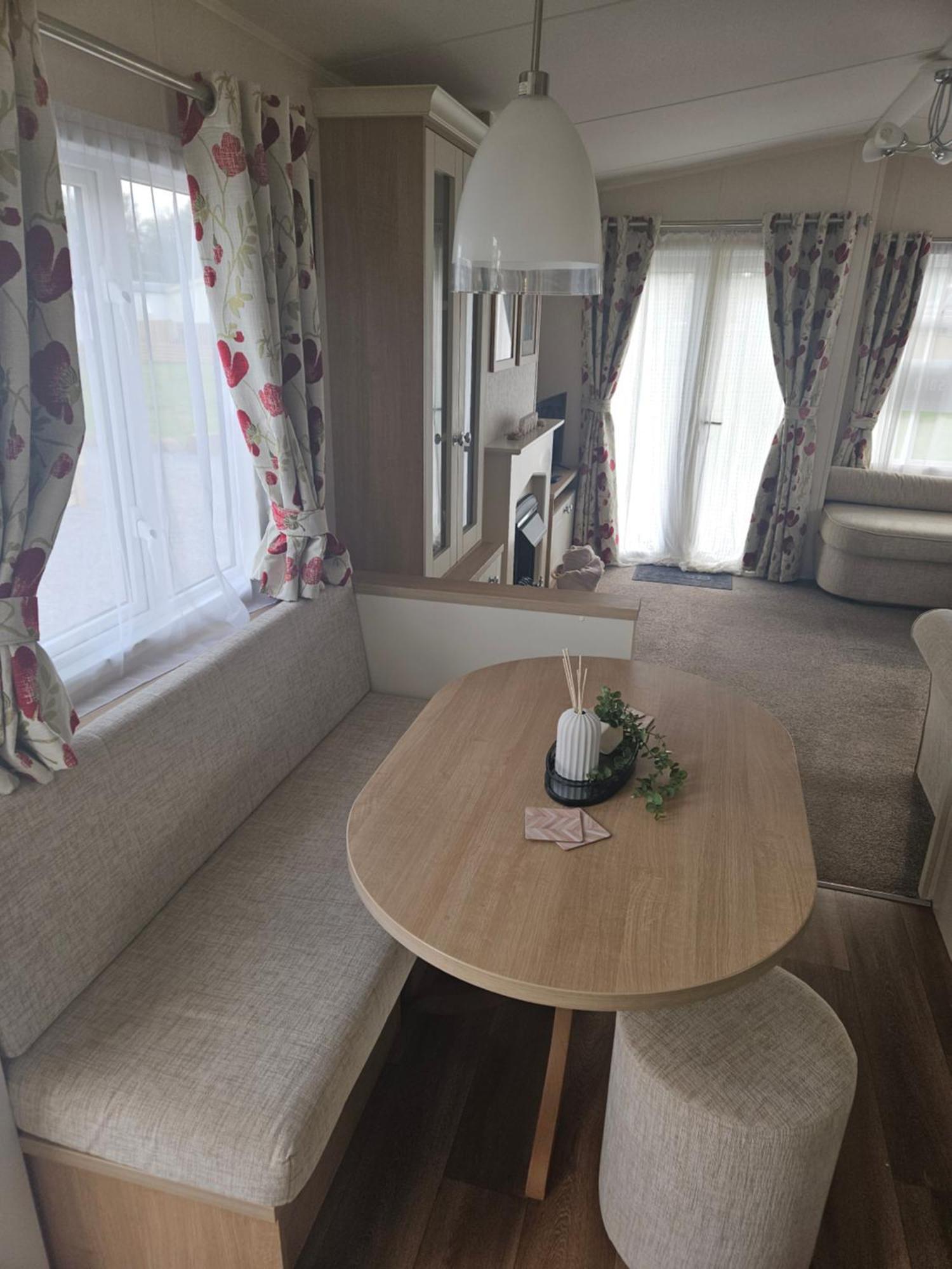 Lytham Luxe 6 Birth Caravan Weeton  Экстерьер фото